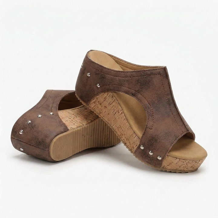 Lola - Stud Wedges